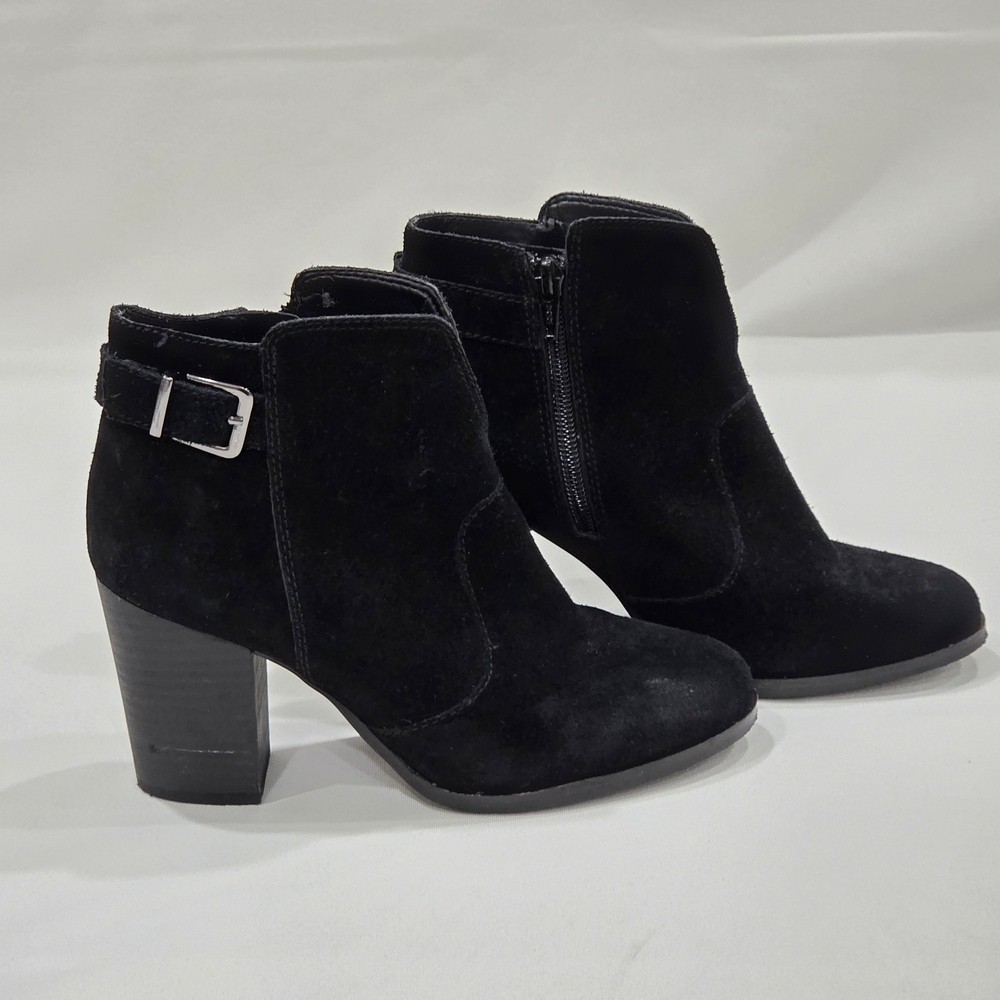 Gianni Bini Block Heel Ankle Boots / Booties